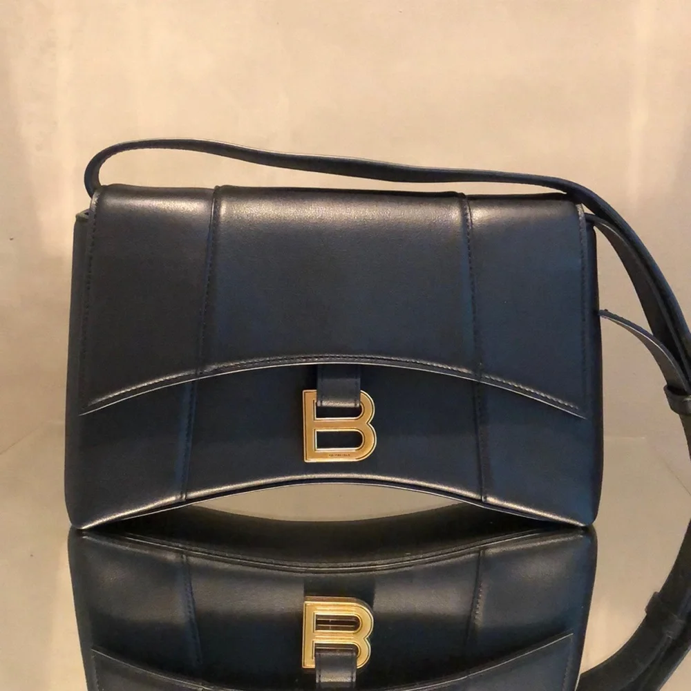 NWOT Balenciaga bag - Picture 2 of 9